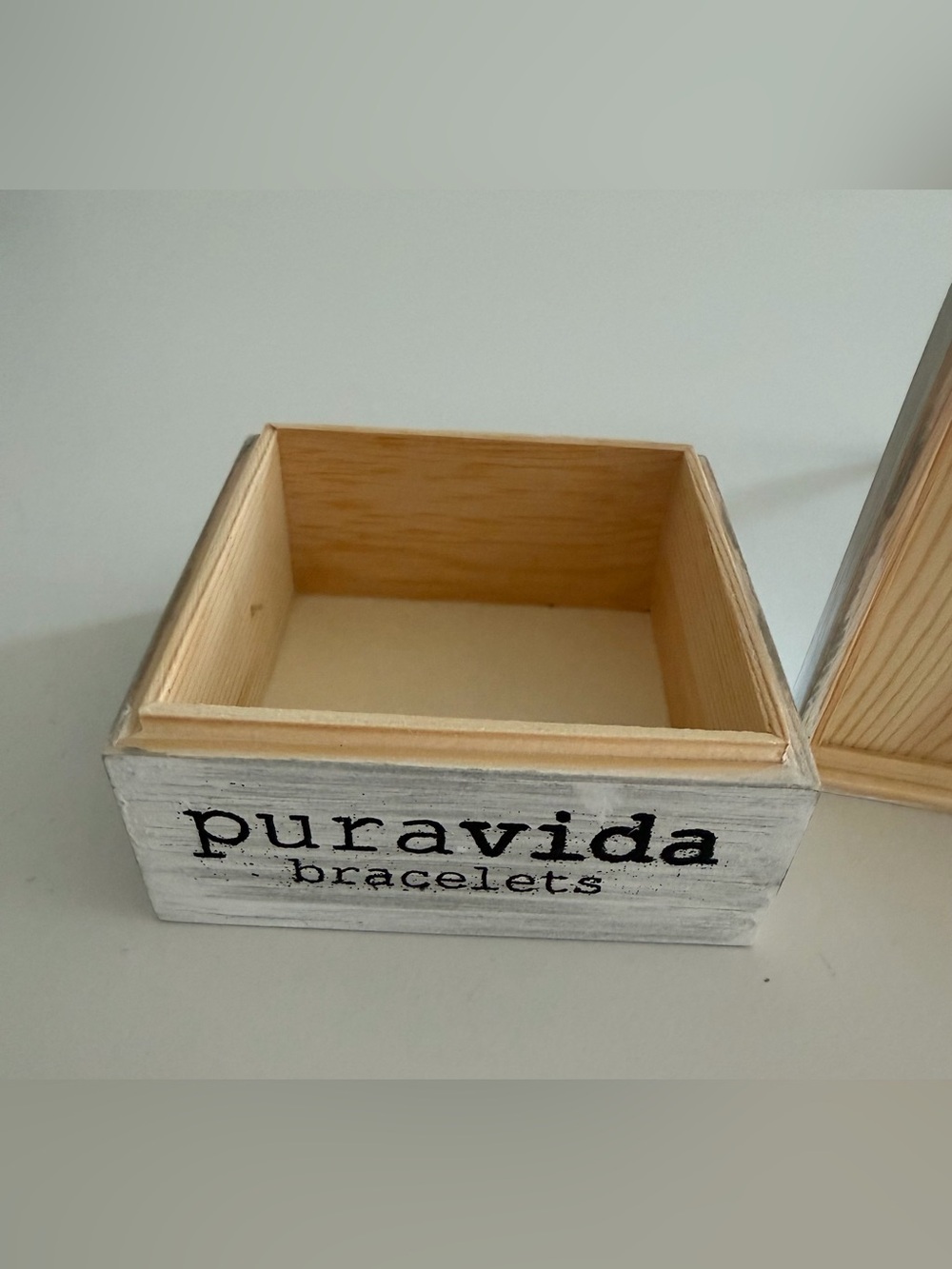Pura Vida White Wood Bracelet Stand - Picture 3 of 3